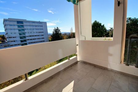 Appartement de 3.5 pièces entièrement rénové à Fribourg - Photo 2