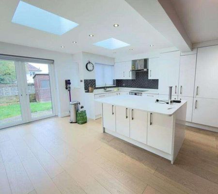 Moorlands Avenue, Mill Hill, NW7 - Photo 4