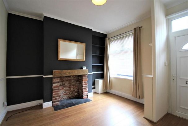 2 bedroom end of terrace house to rent - Photo 1