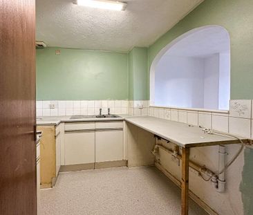2 bedroom semi-detached house to rent - Photo 4