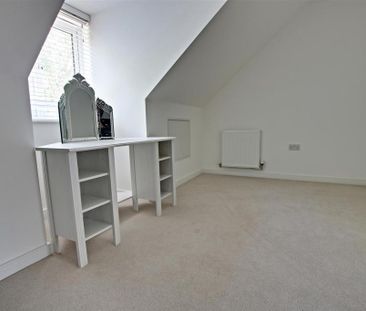 4 bedroom semi-detached house to rent - Photo 6