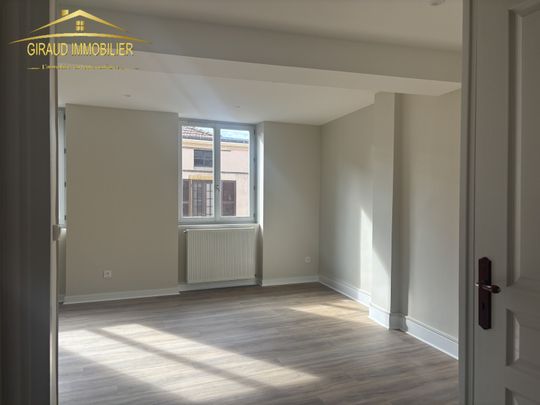 CHARLIEU CENTRE T2 RENOVE - Photo 1