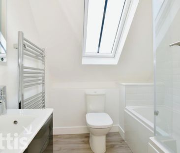 2 bedroom end of terrace house to rent - Photo 5