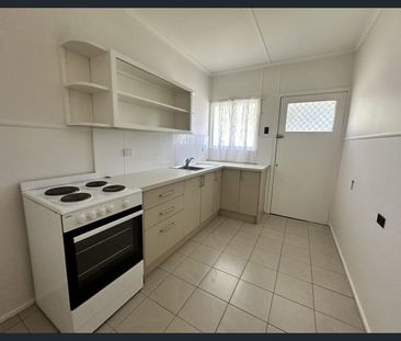 4/39 Thurlow Street, Newmarket, Qld 4051 - Photo 3