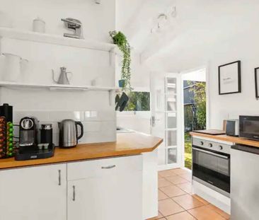 Mountain Cottage Delight - Property Partly Furnished - Photo 6
