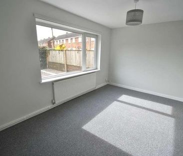 Broom Court, Hatfield, Doncaster, South Yorkshire, DN7 - Photo 2