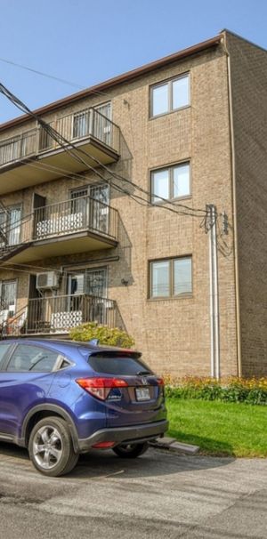 Condo à Louer - Photo 1