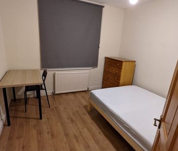 4 Bed Semi-Detached House, Wades Road, BS34 - Photo 6