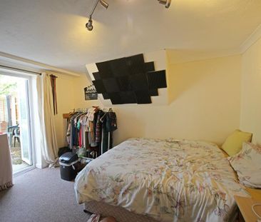 1 bedroom in a house share to rent - Photo 4