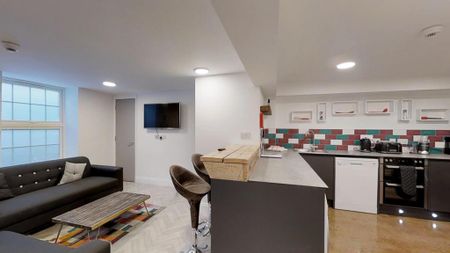 6 bedroom terraced house to rent - Photo 4