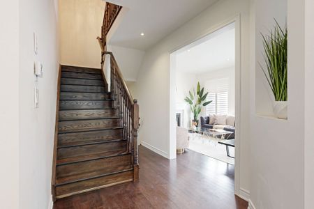 For Lease - 4681 Ray Lane, Burlington, Ontario - Photo 2