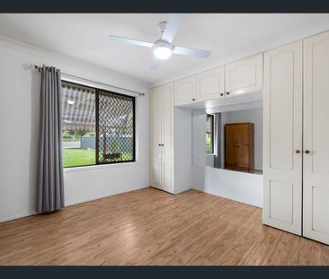 Spacious Family Home! - Photo 1