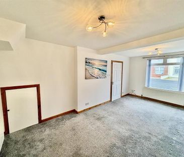 77 New Harbour Road, Portavogie, Newtownards, BT22 1EB - Photo 1