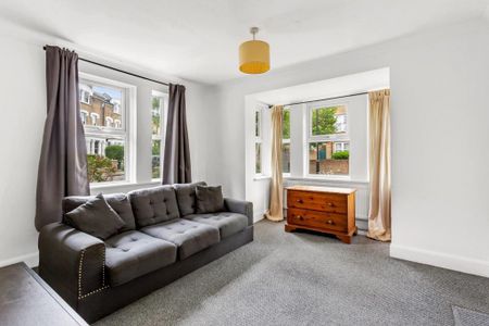 3 bedroom flat to rent - Photo 2