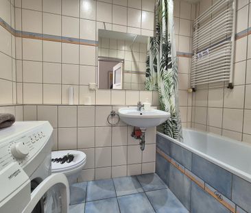 Kawalerka na Warszewie z oddzielną kuchnią - Photo 6