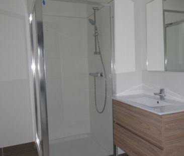 « VILLENEUVE-LES-AVIGNON - APPARTEMENT T2 45.85 M² AVEC TERRASSE ET... - Photo 6