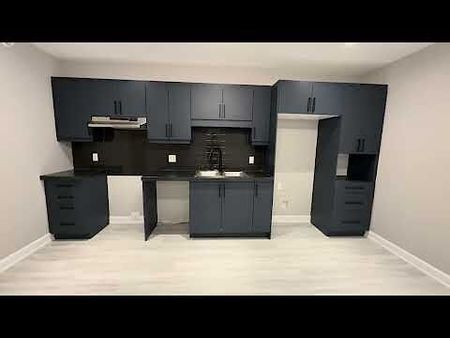 1232 Montblanc Cres Unit A - Photo 5