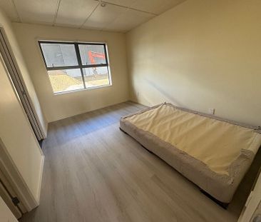 1 Bedroom Upper Unit in Laidlaw Way, East Tamaki - Photo 2