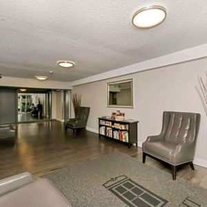 Niagara Court Apartments - Photo 2