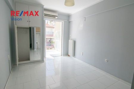 Studio/Γκαρσονιέρα για ενοικίαση Τριών Ναυάρχων - Άγιος Ανδρέας (Πάτρα) - Photo 2