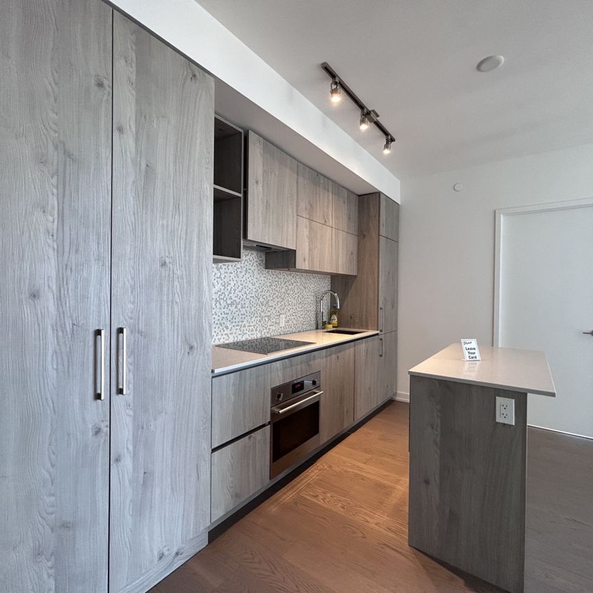 For Lease - 1 Yorkville Avenue Unit# 4402, Toronto, Ontario - Photo 1