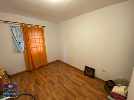 Location Appartement 5 pièces 100m² STE CLOTILDE 97490 - Photo 2