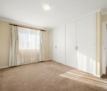 Easy Living in Evatt! - Photo 6