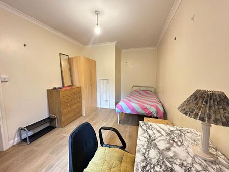 Old Oak Common Lane, London, W3 7DN - Photo 2