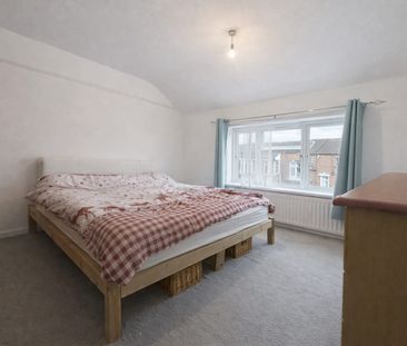 Spearing Road, High Wycombe, Buckinghamshire, HP12 3JR - Photo 3