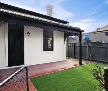 Low maintenance cottage close to cbd - Photo 6