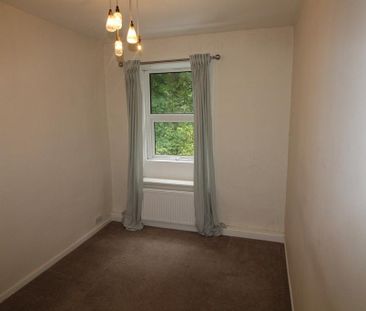 3 bedroom end of terrace house to rent - Photo 5
