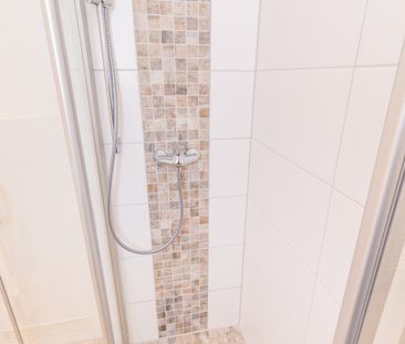 Schicke Wohnung / Balkon / Aufzug - Photo 6