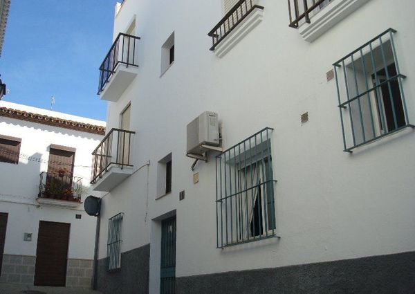 Middle Floor Apartment in Estepona