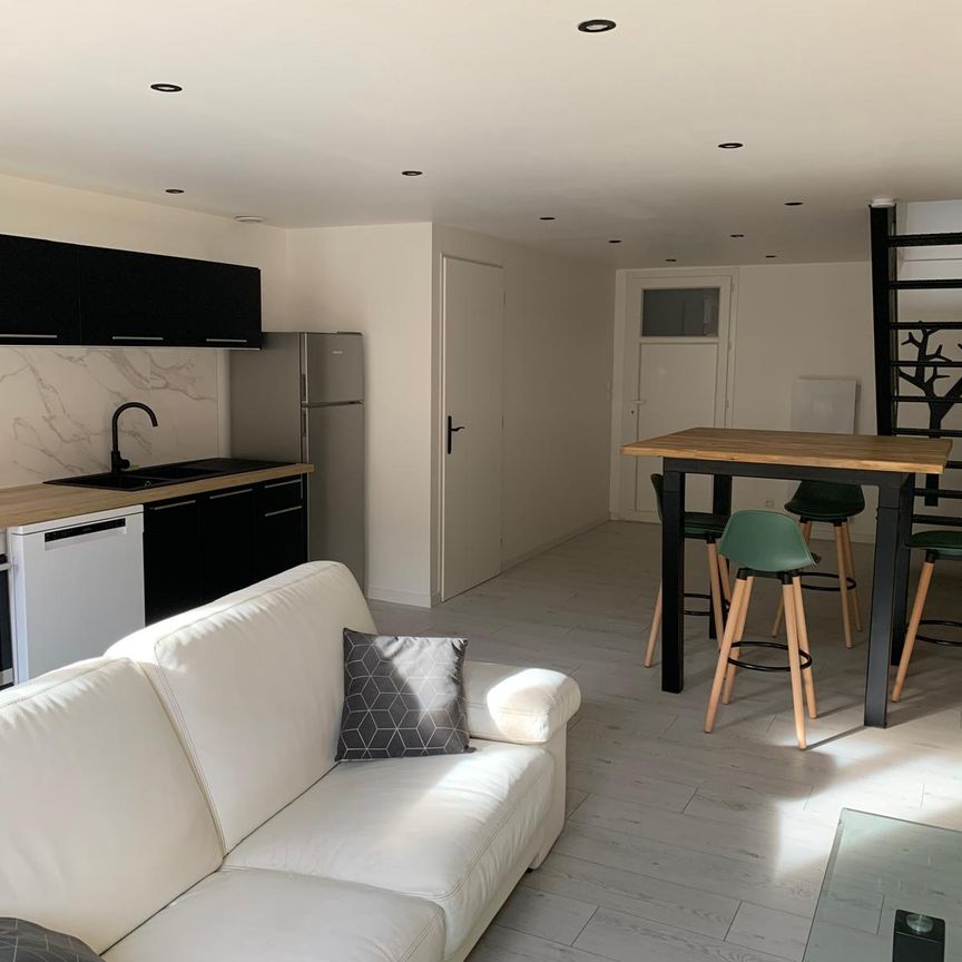 Location Appartement 3 pièces 63m² SAUVETERRE DE GUYENNE 33540 - Photo 1