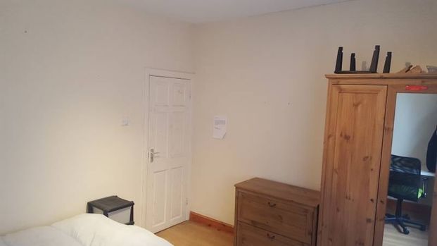 4 Bed Flat, Brunswick House, E2 - Photo 1