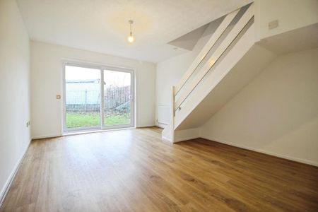 2 bedroom end of terrace house to rent - Photo 2