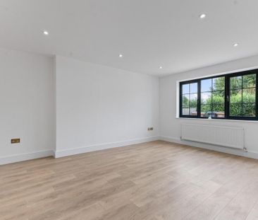 5 bedroom detached house to rent - Photo 3