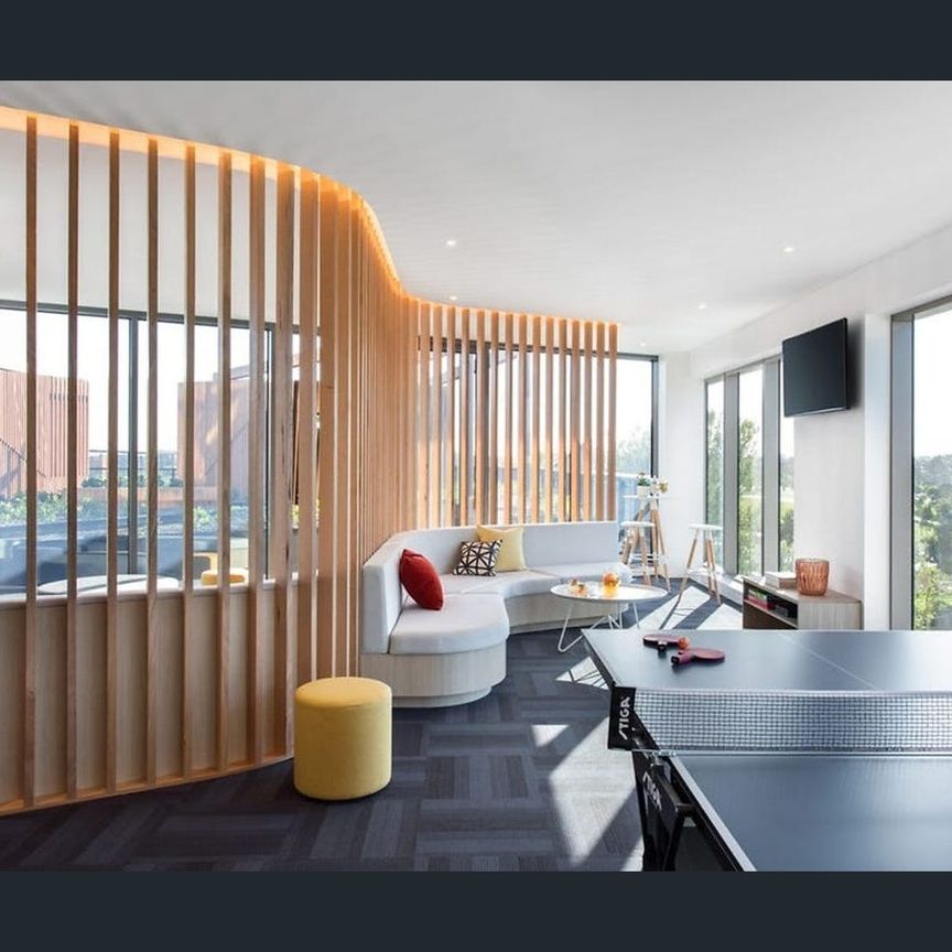 One bedroom apartment, unit, townhouse & warehouse - Photo 1