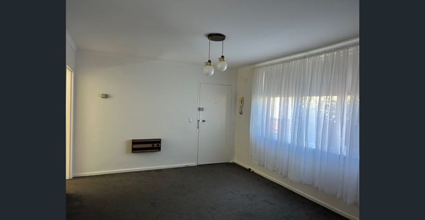 LOW MAINTENANCE LIVING IN A SOUGHT-AFTER CLIFTON HILL LOCATION - Photo 1