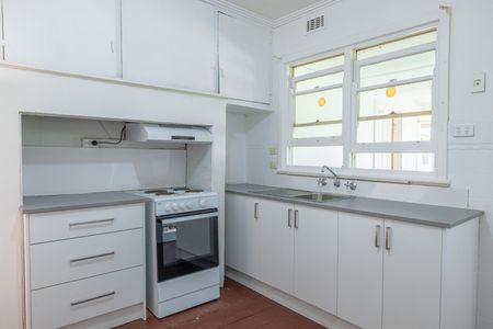 5 Belmont Avenue, Clayton VIC 3168 - House For Rent | Domain - Photo 3