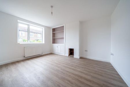 2 bedroom end of terrace house to rent - Photo 2