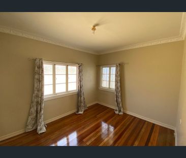 Charming Mount Gravatt East Home Awaits! - Photo 3