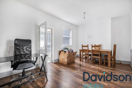 2 bedroom end of terrace house to rent - Photo 2