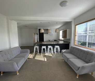 Cozy with views - Photo 2