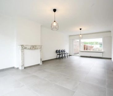 Instapklare eigendom met 3-slp.kamers garage en tuin - Photo 1