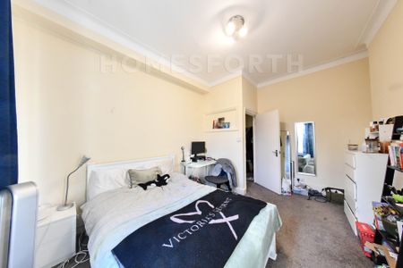 2 Bedroom Flat - Photo 4