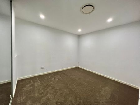 2 BEDROOM APARTMENT -WITH SECURE PARKING- HEART OF EARLWOOD - Photo 4