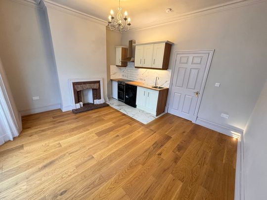 Clark Road, Tettenhall, Wolverhampton - Photo 1