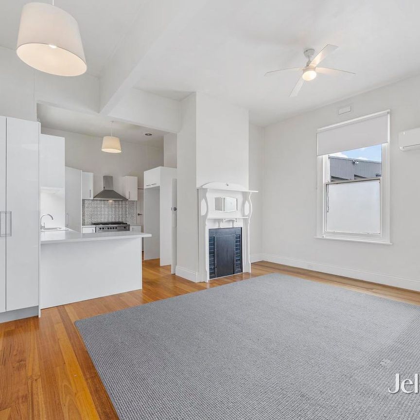 Two-bedroom Cottage in popular location! - Photo 1