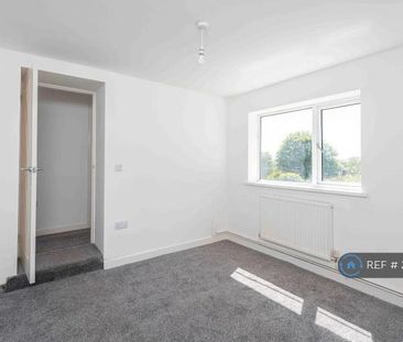 3 bedroom end of terrace house to rent - Photo 4